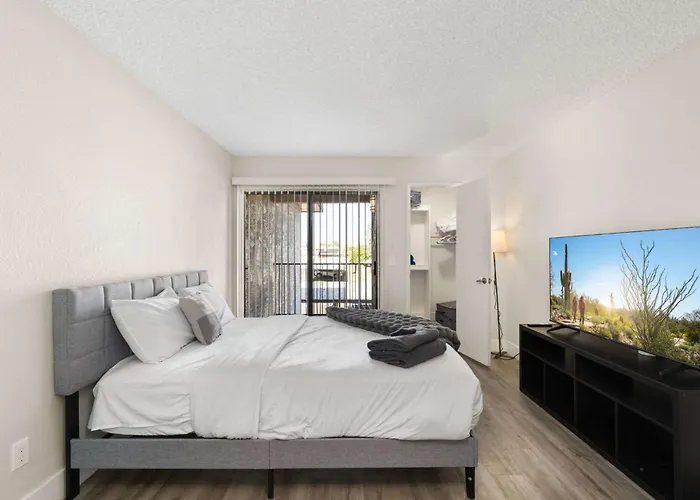 2br Modern Near Dt With Pools & Gym Apartment Mesa