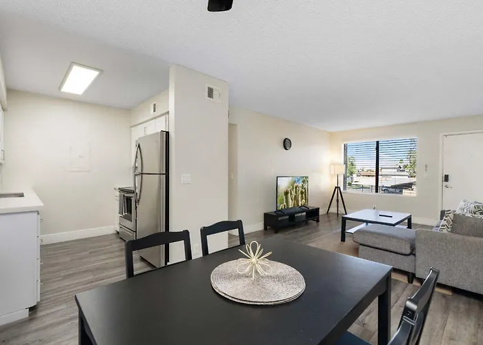 2br Modern Near Dt With Pools & Gym Apartment Mesa