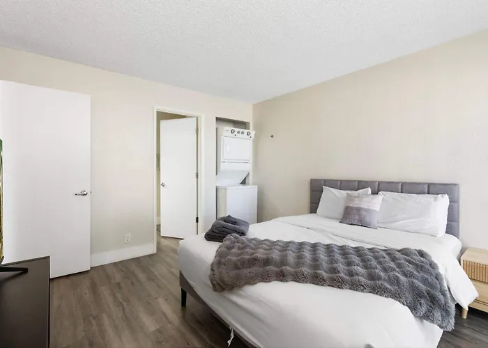 2br Modern Near Dt With Pools & Gym Mesa
