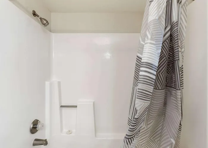 2br Modern Near Dt With Pools & Gym Apartment Mesa